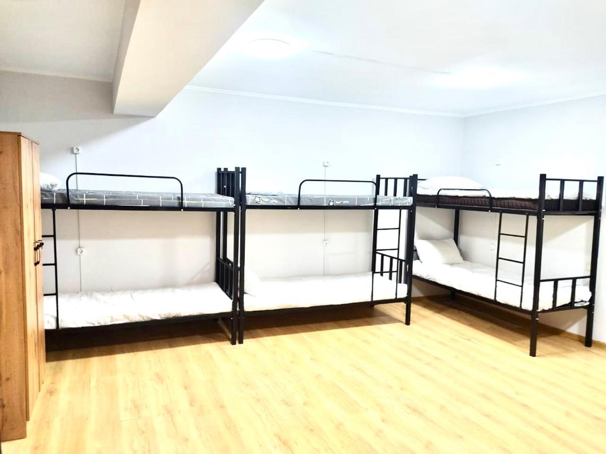 Like Home Hostel Na Timiryazeva อัลมาตี ภายนอก รูปภาพ